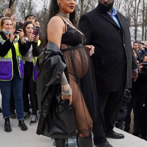 Rihanna в Париже. 2022. 15