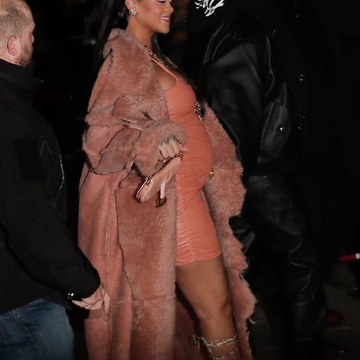 Rihanna в Париже. 2022. 28