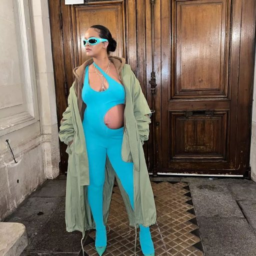 Rihanna в Париже. 2022. 32