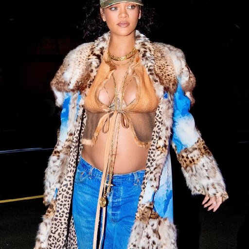 Rihanna в Париже. 2022. 52