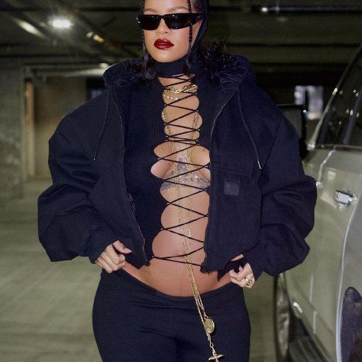 Rihanna в Париже. 2022. 56