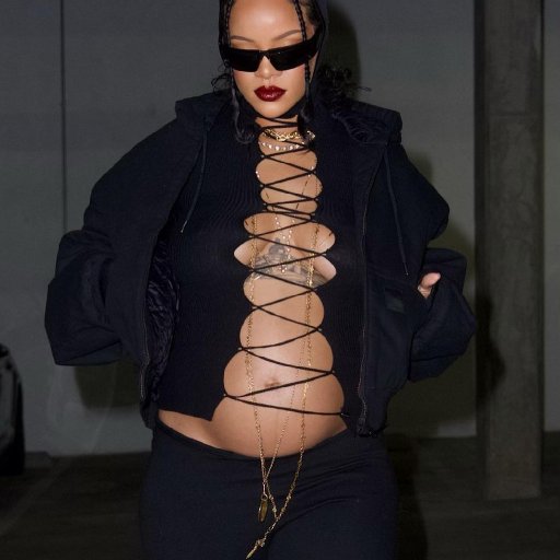 Rihanna в Париже. 2022. 59