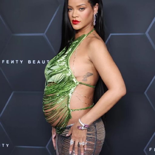 Rihanna в Париже. 2022. 63