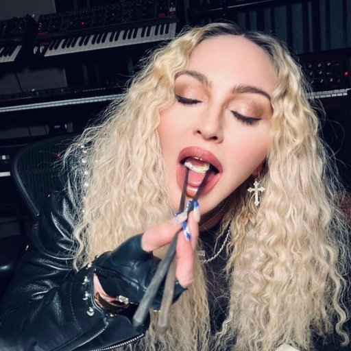 Мадонна записывает новый ремикс Frozen. 25.04.2022. 05