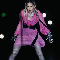 Мадонна и Malum на концерте Медельине 2.04.2022. 01