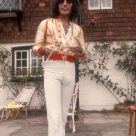 Queen at Ridge Farm Studio 1975. 05