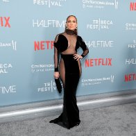 Дженнифер Лопес на премьере фильма Halftime на фестивале Tribeca 9.06.22. 01