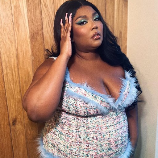 Lizzo и Big GRRRRLS. 2022. 09