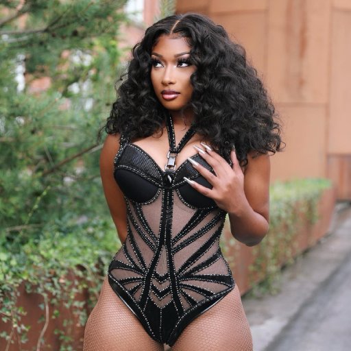 Концертные костюмы Megan Thee Stallion. 2022. 03