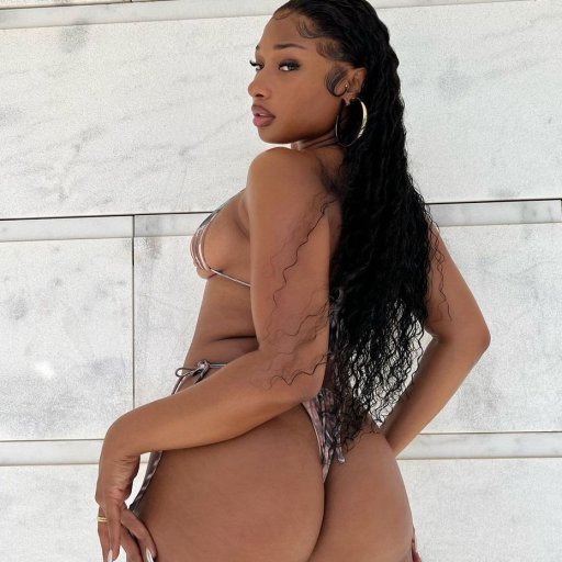 Купальники Megan Thee Stallion 2022. 07