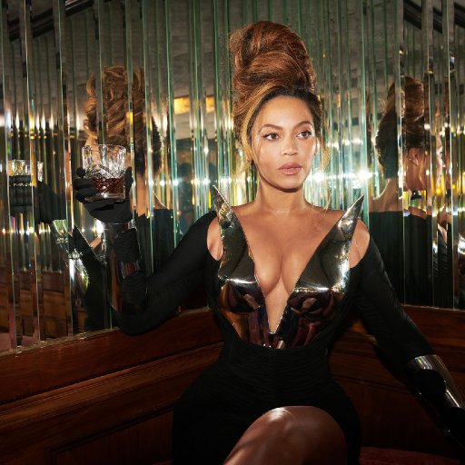 Beyonce в промо для альбома Renaissance. 19.07.2022. 16