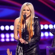Avril Lavigne на iHeartRasio. 2022. 01