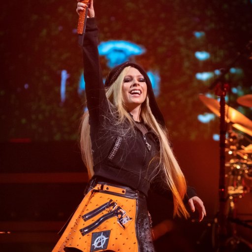 Avril Lovign в туре Bite Me Tour 2022. 06