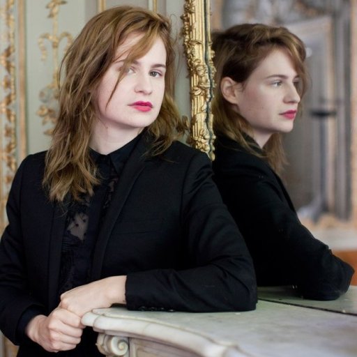 Christine-and-the-Queens-2015-15