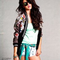 Selena-Gomez-2012-nylon-10