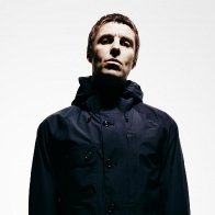 Liam-Gallagher-2017-wall-of-glass-01