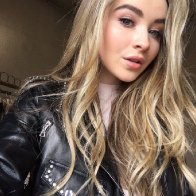 Sabrina-Carpenter-2017-06