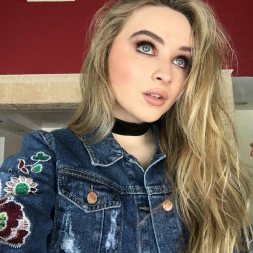 Sabrina-Carpenter-2017-08