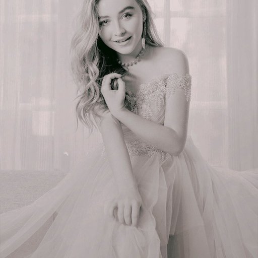 Sabrina-Carpenter-2017-11