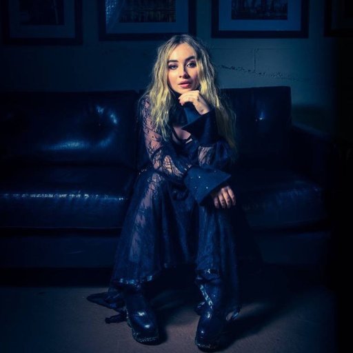 Sabrina-Carpenter-2017-12