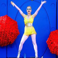 Katy-Perry-2017-lollopaluza-show-biz.by-09