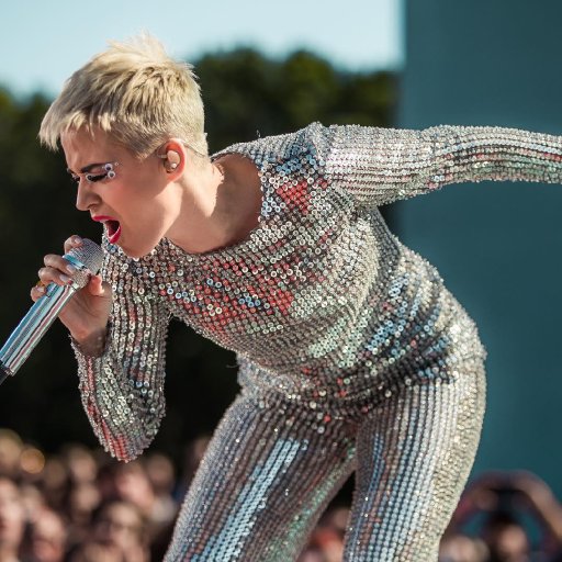 katy-perry-2017-witness-tour-06