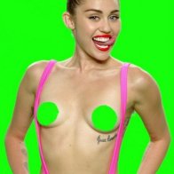 miley-cyrus-2015-erotic-04