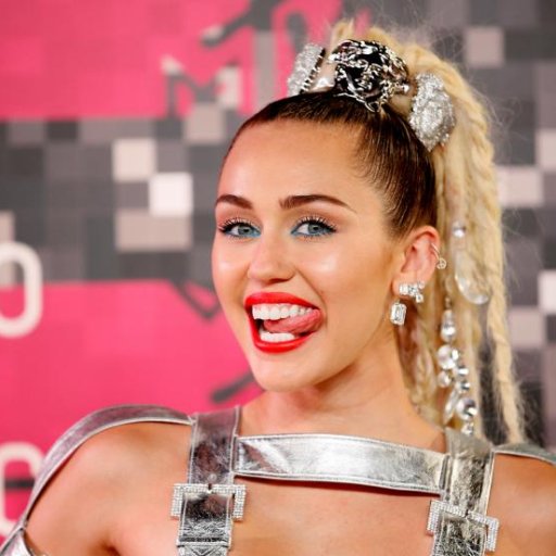 miley-cyrus-2015-Variaty-05