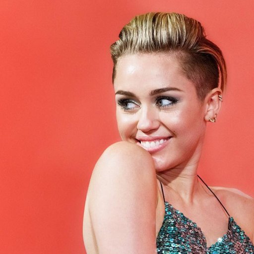 miley-cyrus-2015-Variaty-06