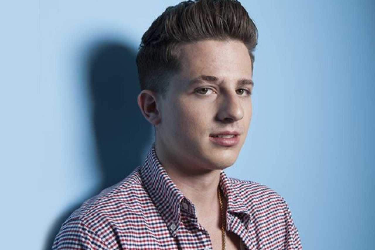 Чарли пут песни. Чарли пут и его девушка. Charlie Puth Haircut. Charlie Puth поп певец.