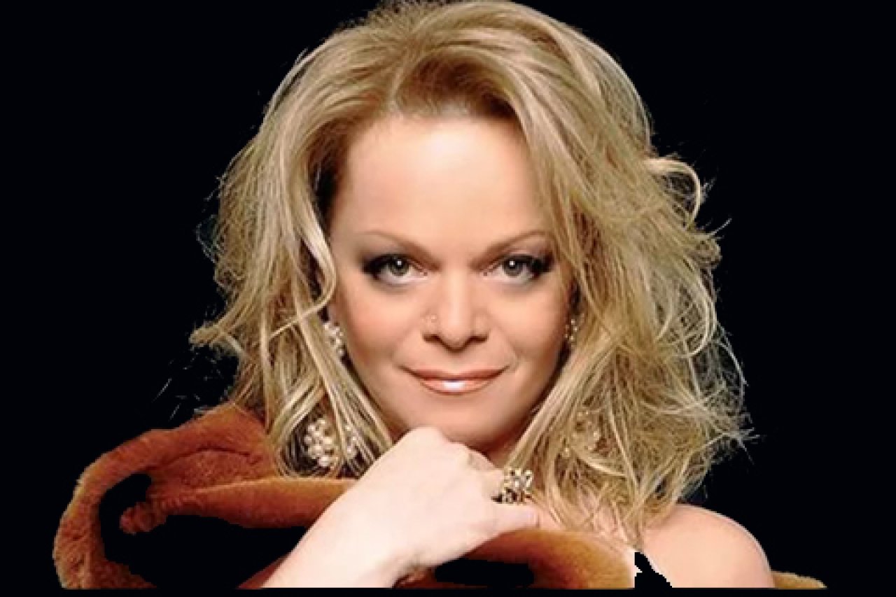 Жалаңаш әйелдер Лариса Долина