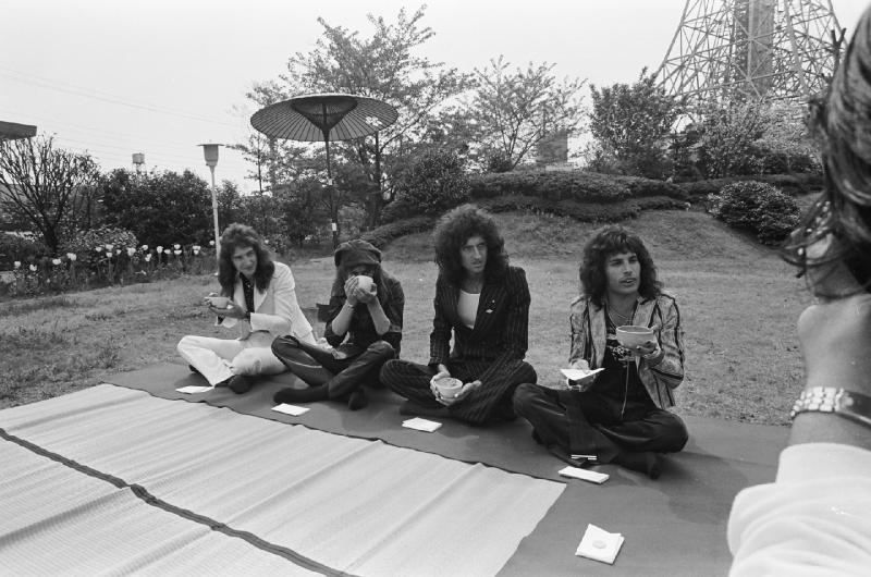 Queen    1975 .jpg