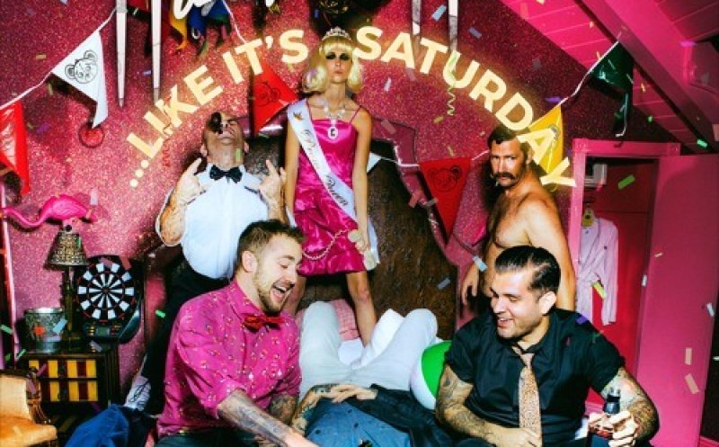 Love Me Like The Weekend